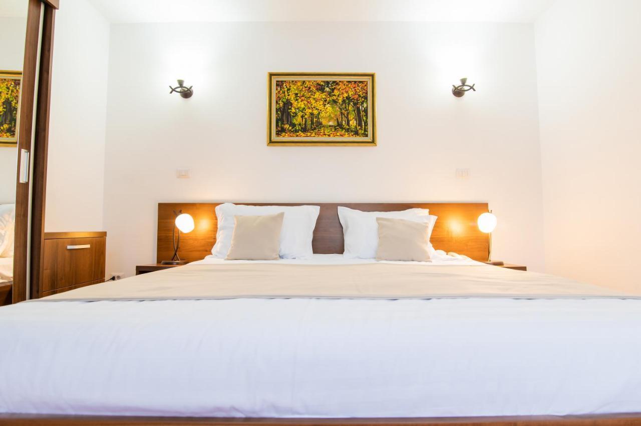 Hotel Class Brezoi Eksteriør billede